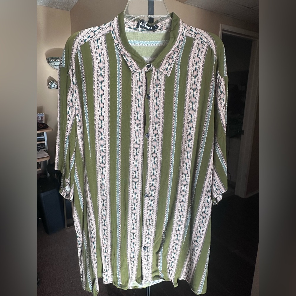 Atlani Green Patterned Shirt, size XXL mens new, short sleeve. button down